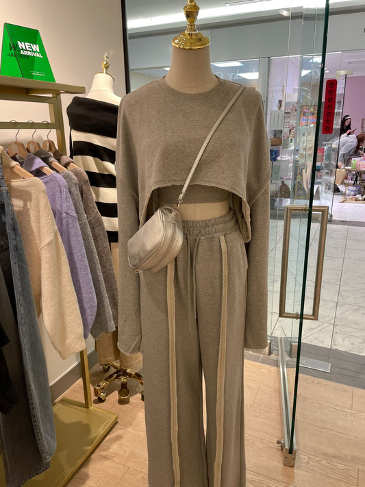 Cropped Bell Sleeve Sweatshirt T