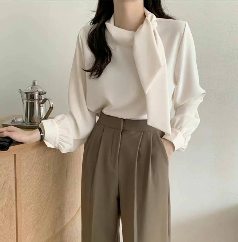 V Basic Tie-up Blouse