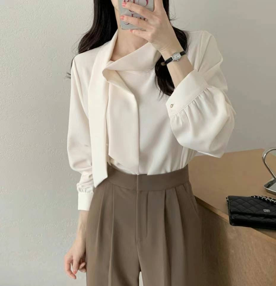 V Basic Tie-up Blouse
