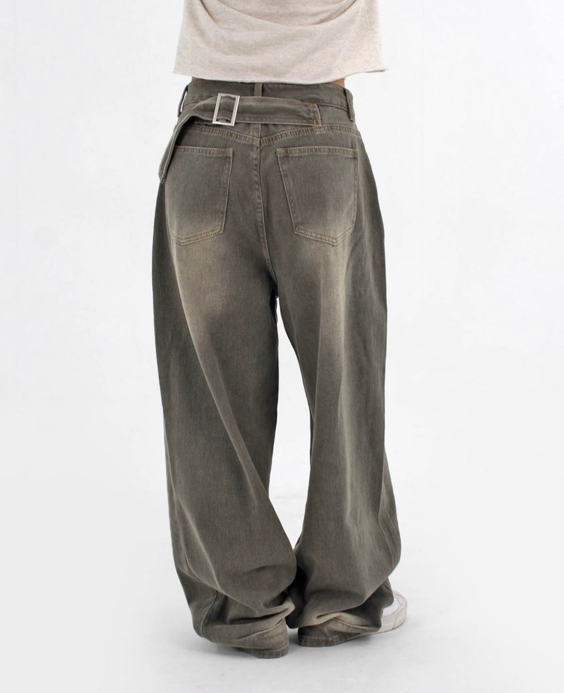 High Rise Loose Fit Belted Jeans