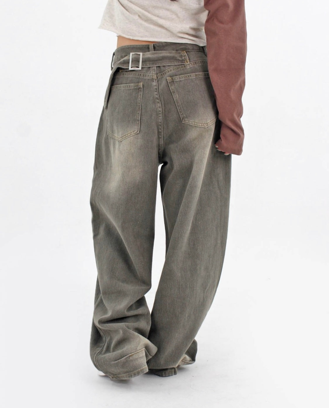 High Rise Loose Fit Belted Jeans
