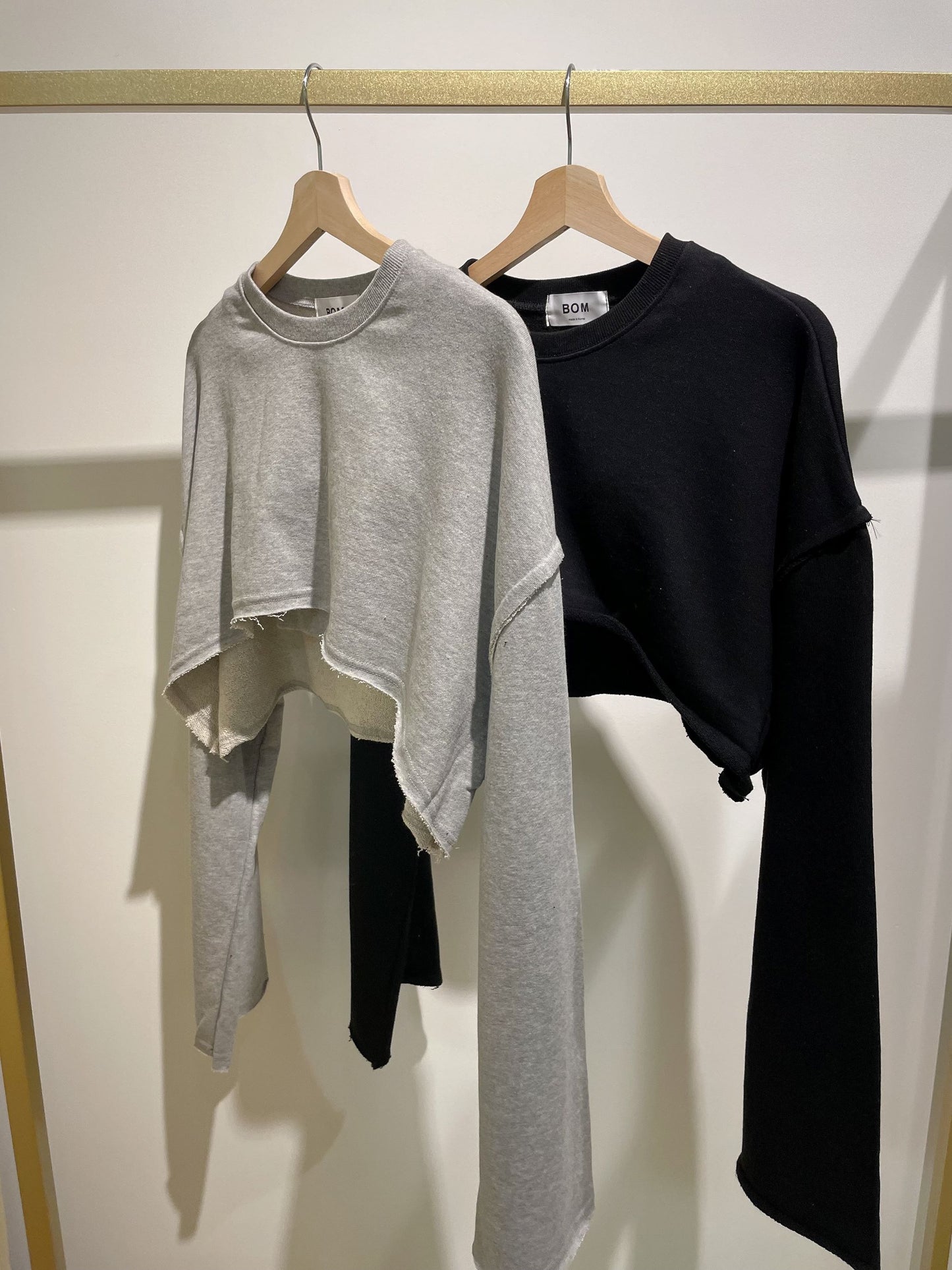 Cropped Bell Sleeve Sweatshirt T